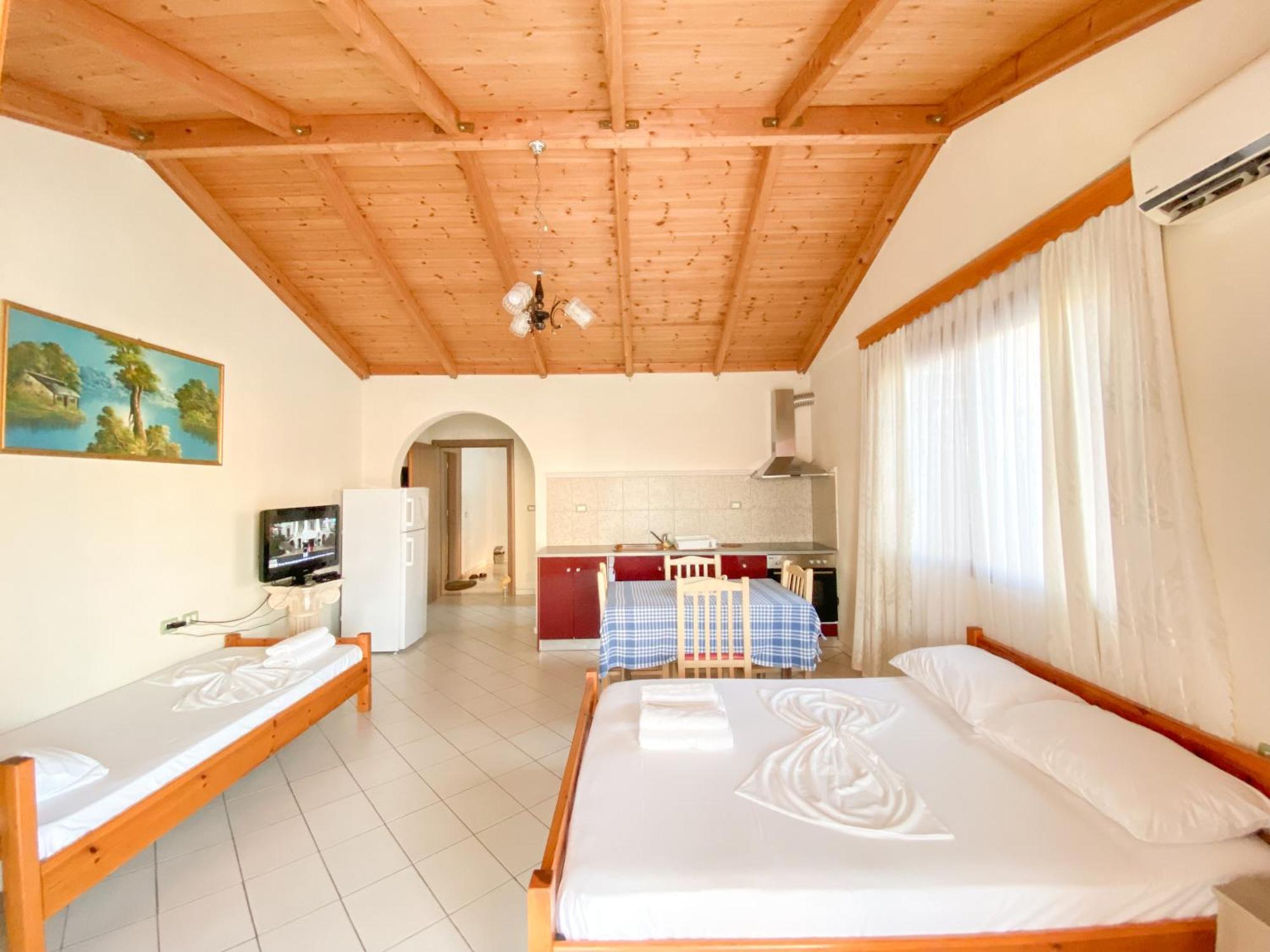 Summerland Saranda Екстериор снимка