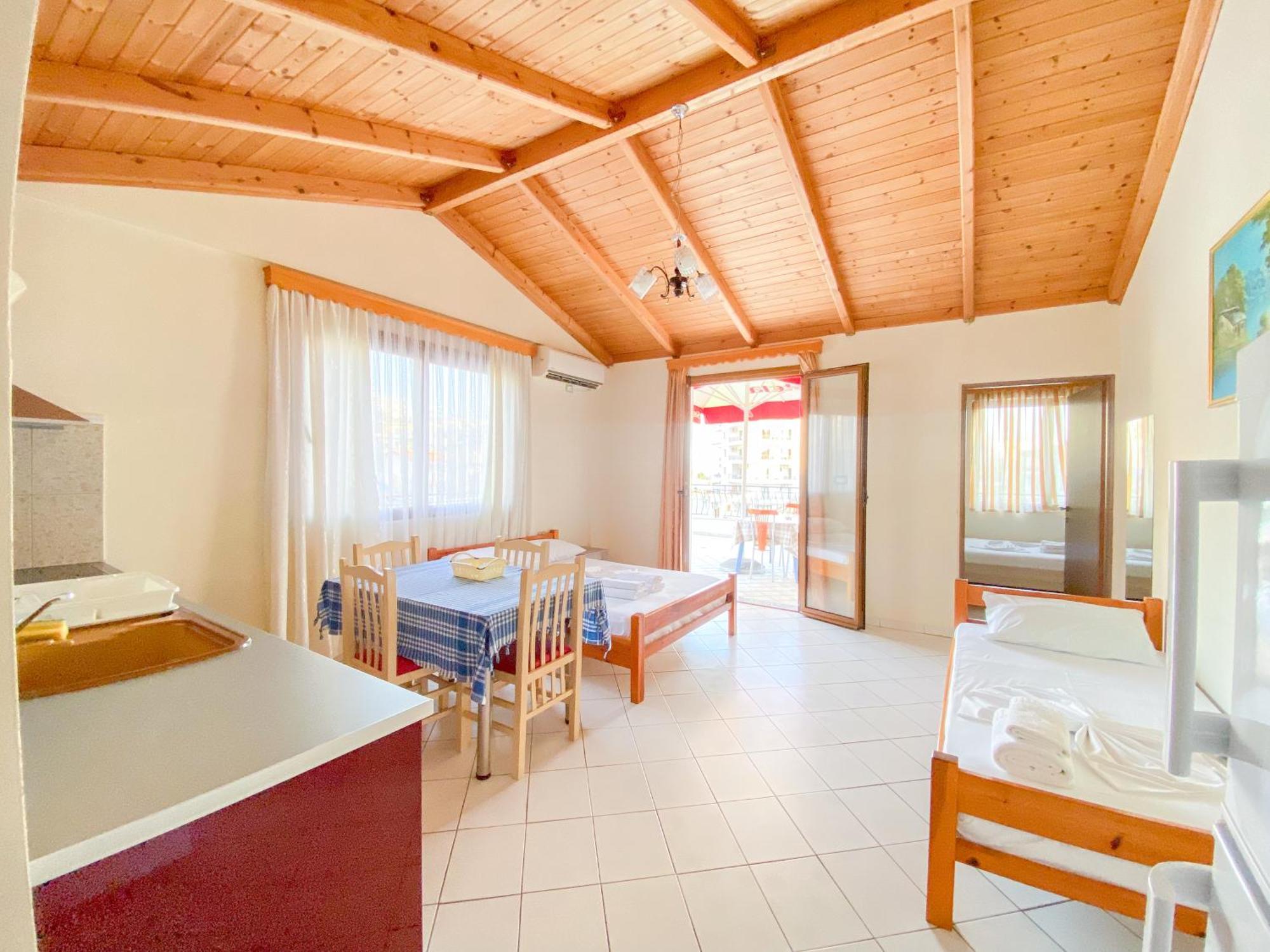 Summerland Saranda Екстериор снимка